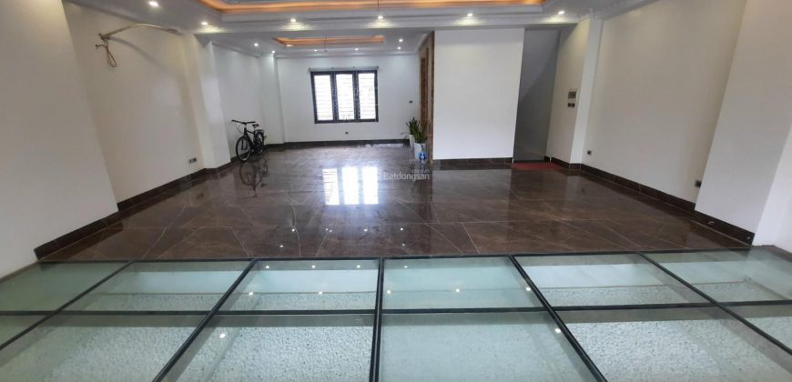 CHÍNH CHỦ CHO THUÊ NHÀ MẶT PHỐ VIỆT HƯNG, DT 80M2 X 7T, MT 7.5M, Ô TÔ ĐỖ CỬA, THANG MÁY
